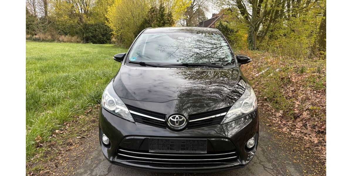 Toyota Verso 124.040 km 9.999 &euro; Nottuln 48301