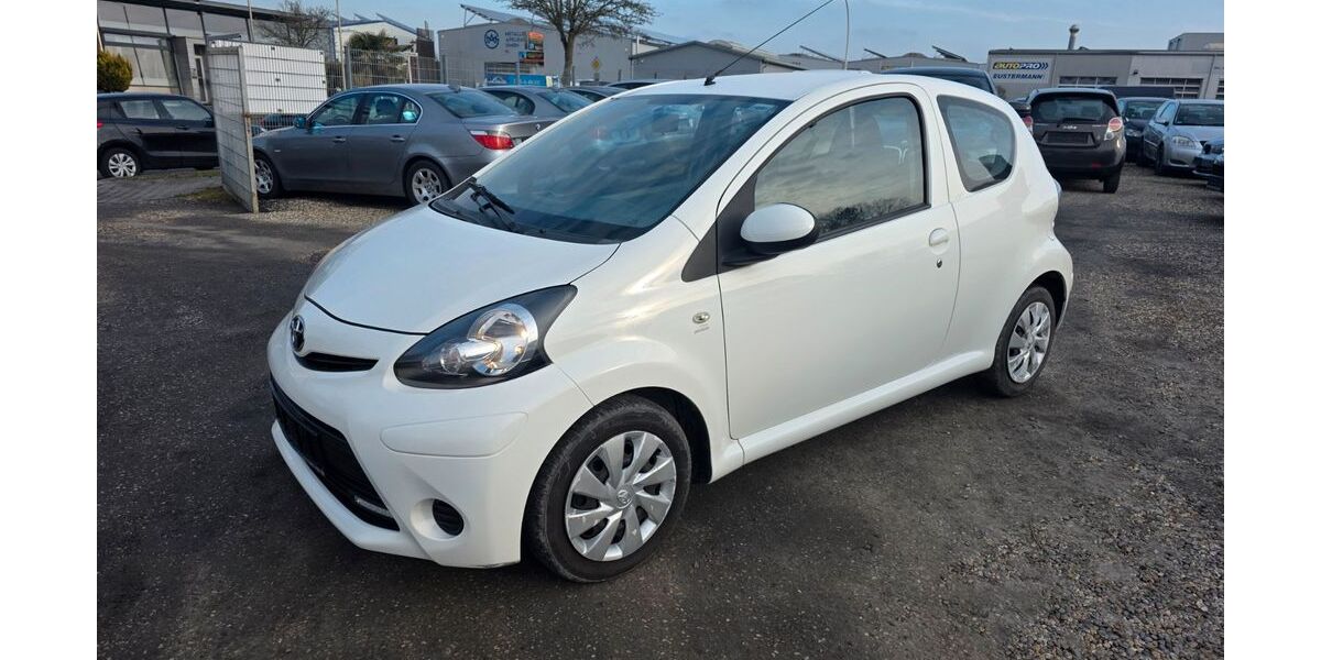 Toyota Aygo (X) 105.000 km 3.799 &euro; Nottuln 48301