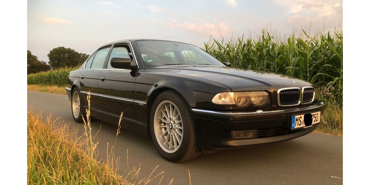 BMW 750 306.180 km 10.900 &euro; Münster 48157