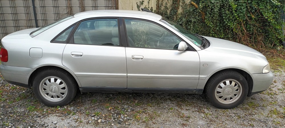 Audi A4 220.000 km 1.200 &euro; Ahlen 59227